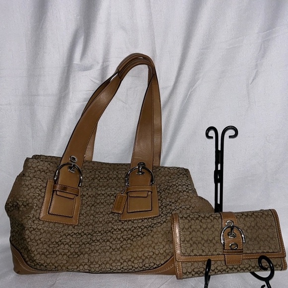 Coach Handbags - Coach Soho Signature Tote & Wallet Excellent Condition Clean (Model: F10927)